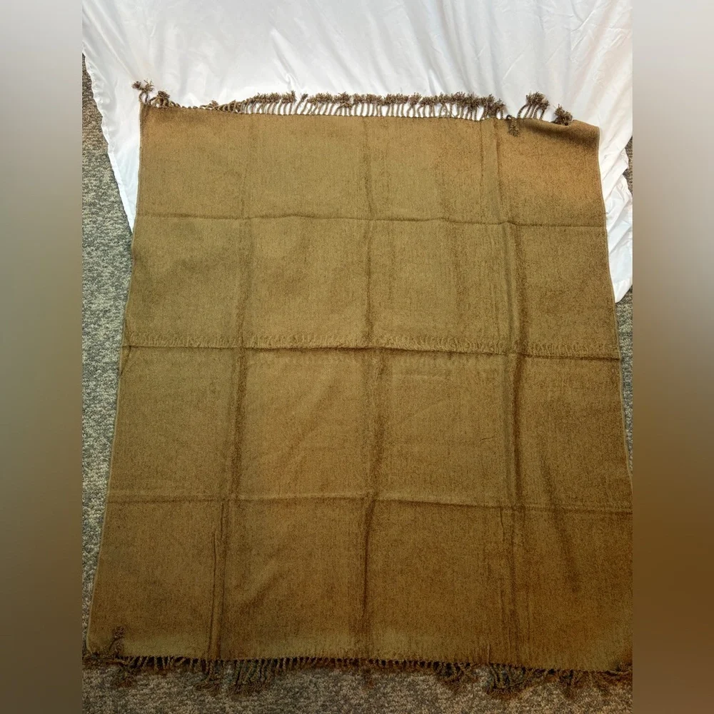 Cozy‎ Tan Throw Blanket